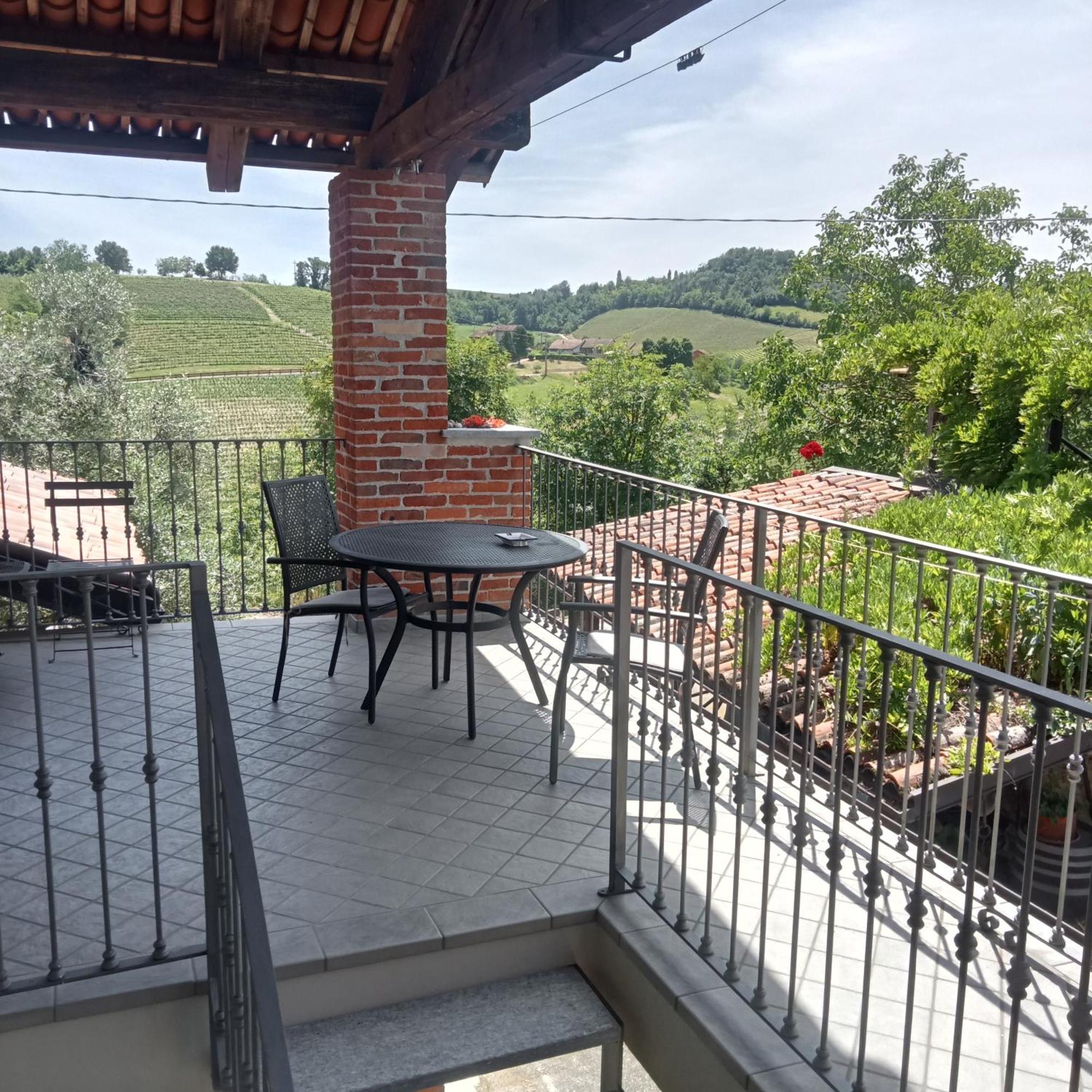 Agriturismo Bric Di Gai Monforte dʼAlba Екстериор снимка